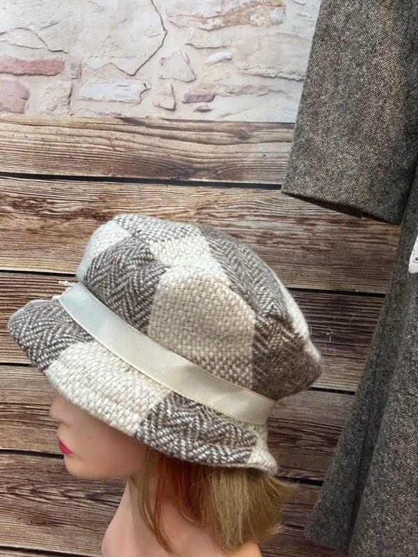 Einzigartiges Damen Tweed-Kostüm im Oldtimer Stil, Unikat