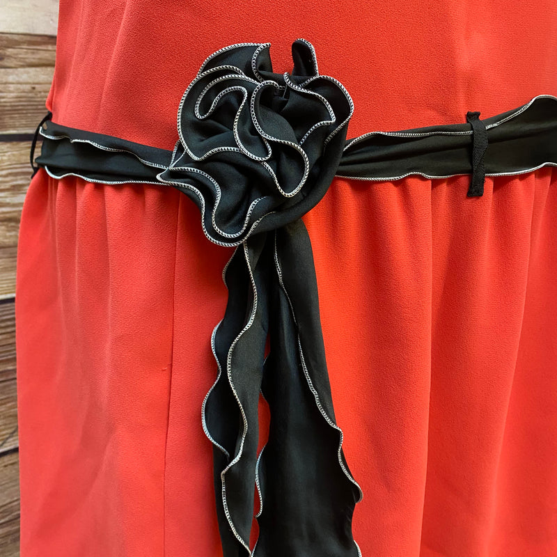 20er Jahre Damen Outfit Gr. 46 – rotes Tageskleid / Tea Dress mit Hut & Handschuhen, Ansicht 4
