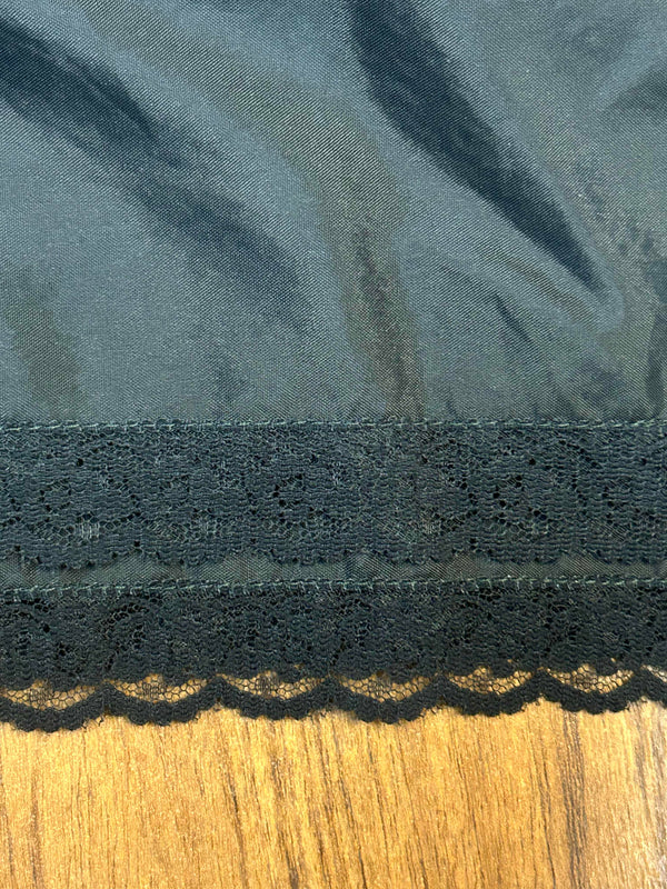 Schwarzer Unterrock Gr. 42 – Vintage-Lingerie mit Spitzenkante