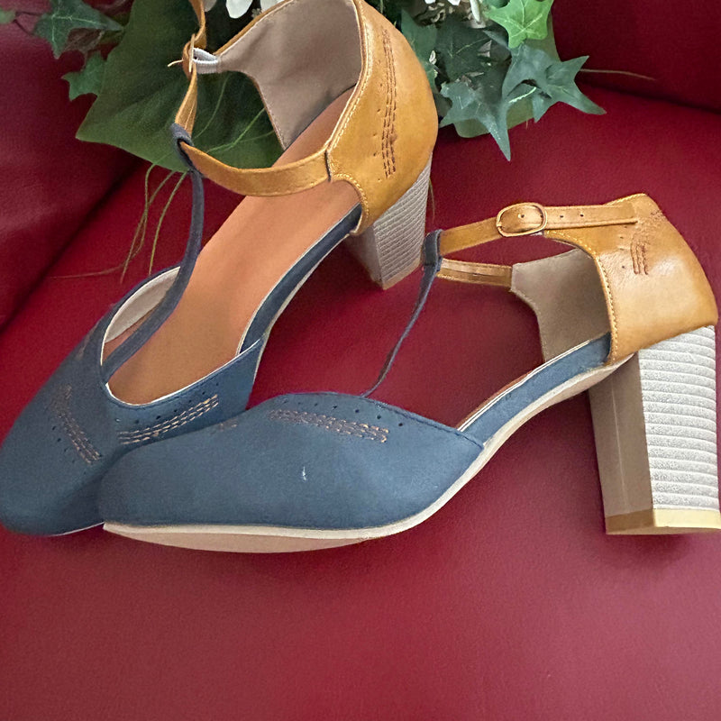 20er-Jahre Damen-Tanzschuhe in Blau/Braun, Größe 40, mit T-Strap und Blockabsatz im Vintage-Stil.