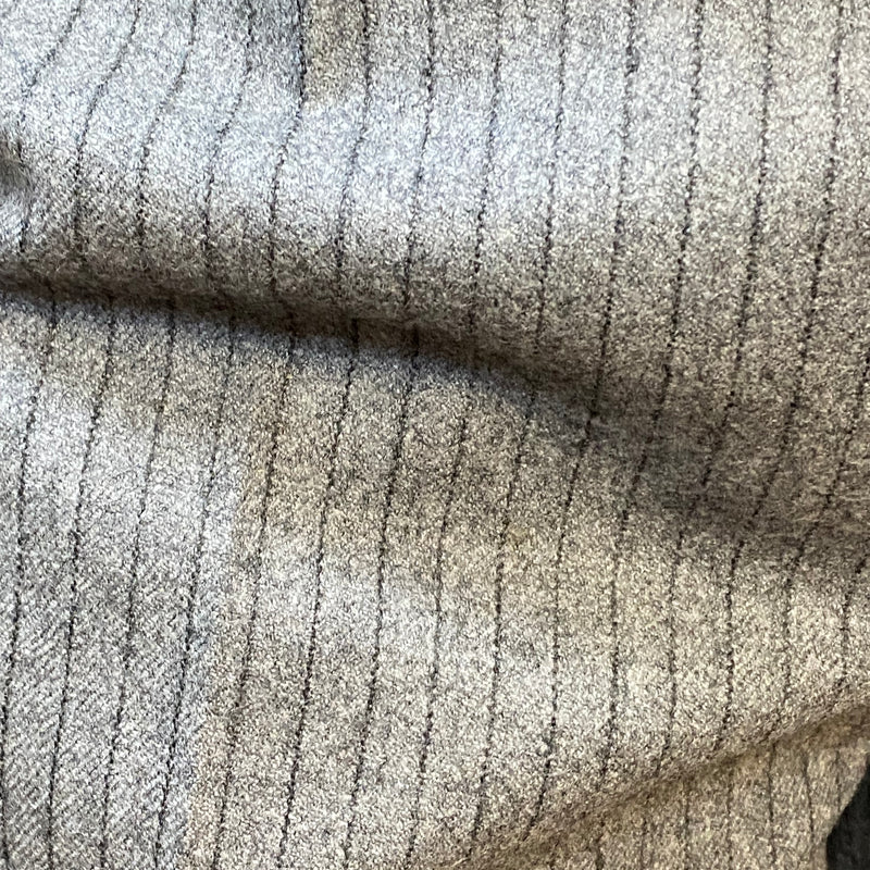 Nahaufnahme graue Nadelstreifenhose – Stoffstruktur