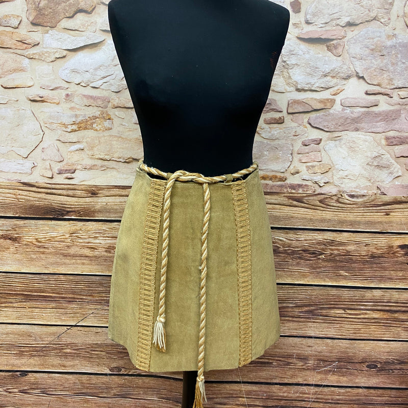 „Vintage 70er Wildleder Minirock beige mit Kordelgürtel und Borte“