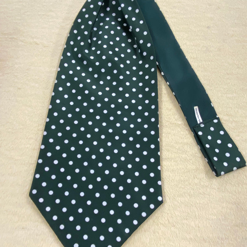„Vintage Ascot Schalkrawatte in Dunkelgrün mit weißen Punkten“