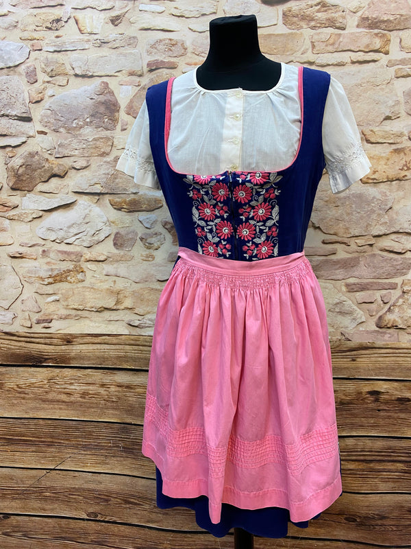 Vintage Austria Dirndl Gr. 38 blau mit Blumenstickerei, weißer Bluse und rosa Schürze