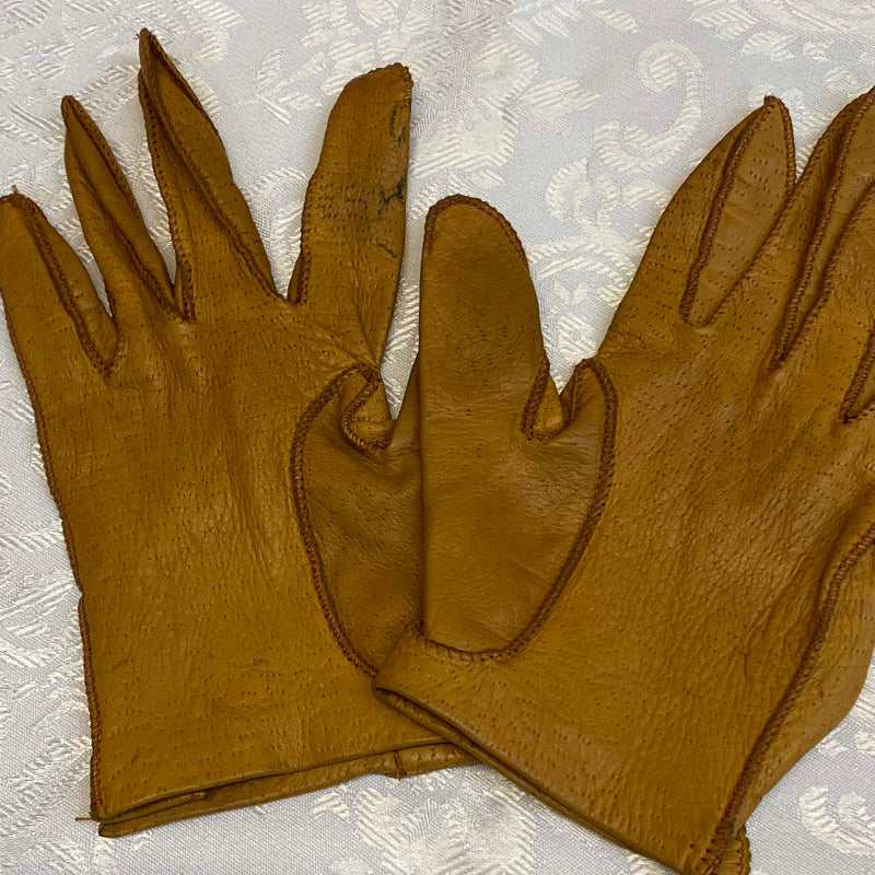 „Vintage Fahrerhandschuhe Leder Cognacbraun mit offenem Handrücken und Druckknopf“