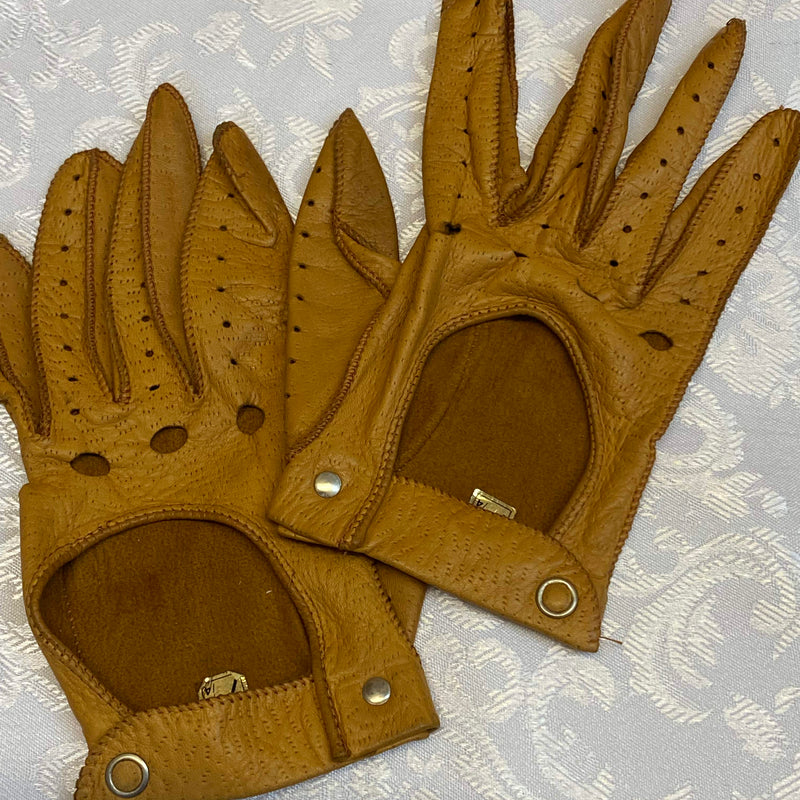 „Vintage Autohandschuhe aus Leder in Cognacbraun Größe 7 3/4 Vorderansicht“