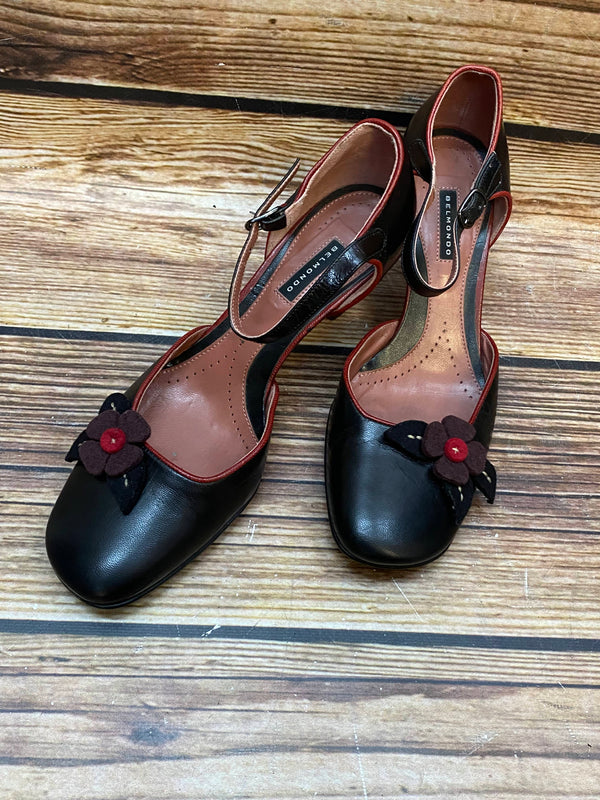 Belmondo Damen-Pumps Größe 38 in Schwarz mit roten Velours-Akzenten und T-Riemchen, 6 cm Blockabsatz, Vintage-Stil