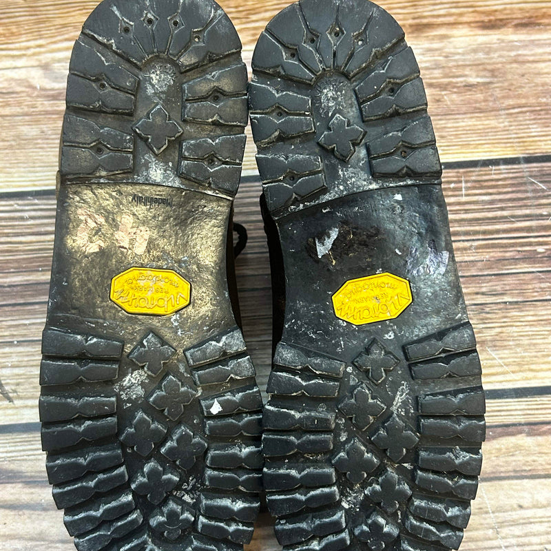 „Vibram Montagna Gummisohle an braunen 1970er Vintage-Bergstiefeln“