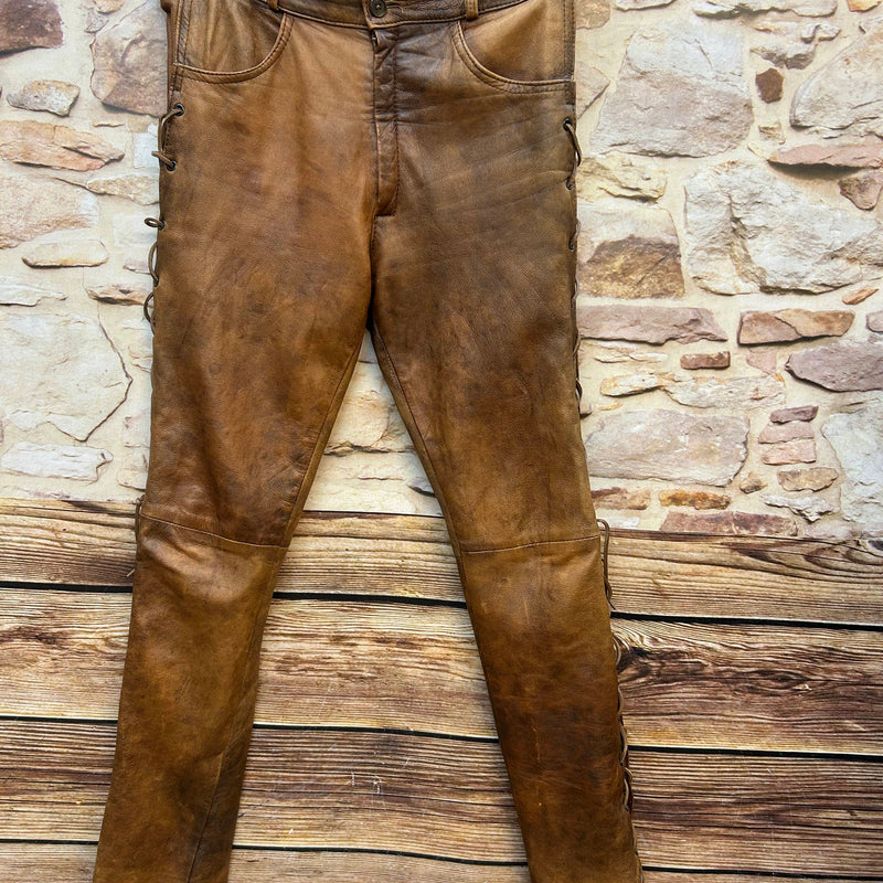 Braune Vintage-Biker-Lederhose aus weichem Leder mit seitlicher Schnürung