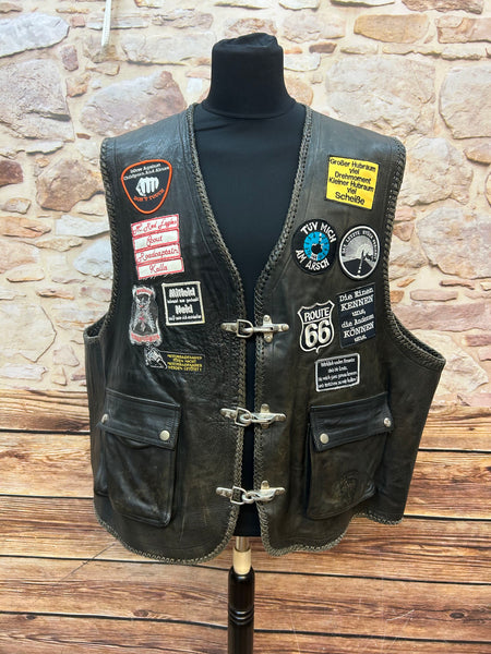 Vintage Biker-Lederweste Größe 7XL von Gensler mit Patches und großem Adler-Stick auf dem Rücken