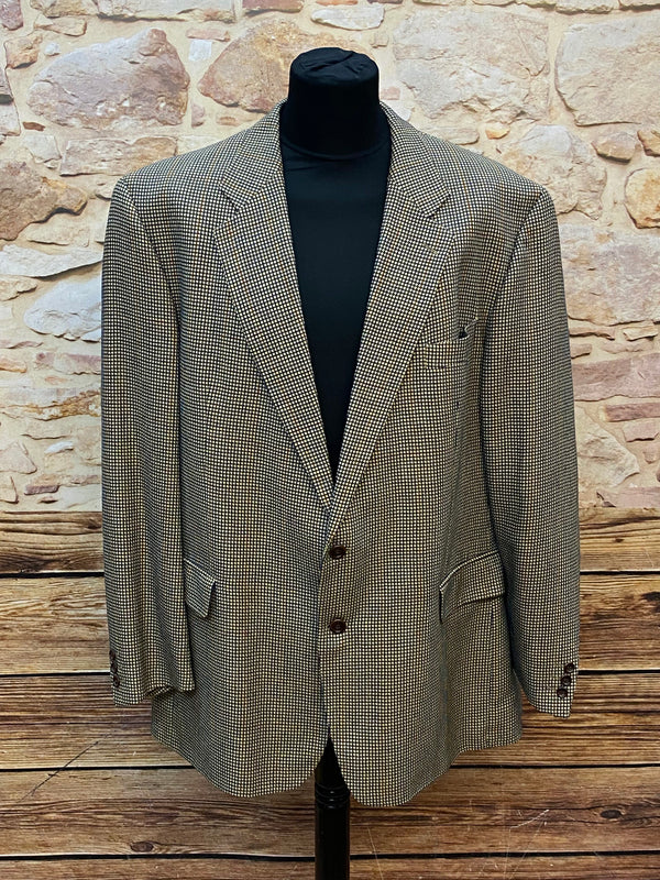 Vintage Blazer von Francesco Medici in Größe 60, gemustert in Beige-Blau, gefertigt aus Seide und Schurwolle, mit zwei Knöpfen und klassischem Revers.