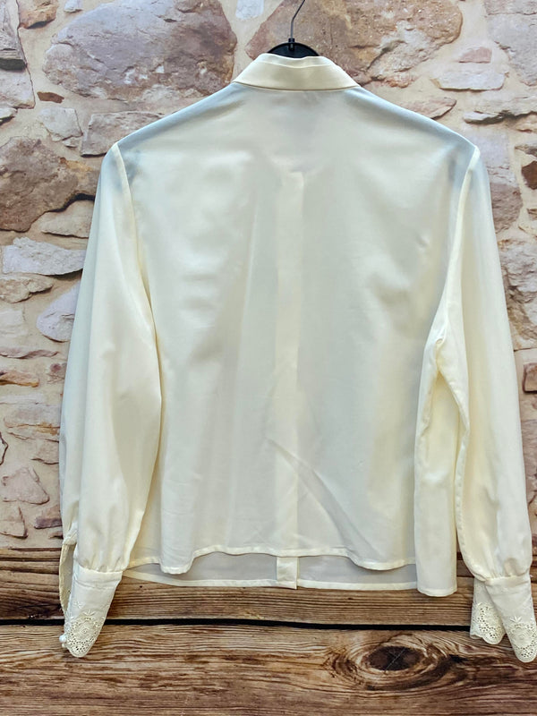 Vintage Spitzenbluse – Cremeweiß – Gr. 44