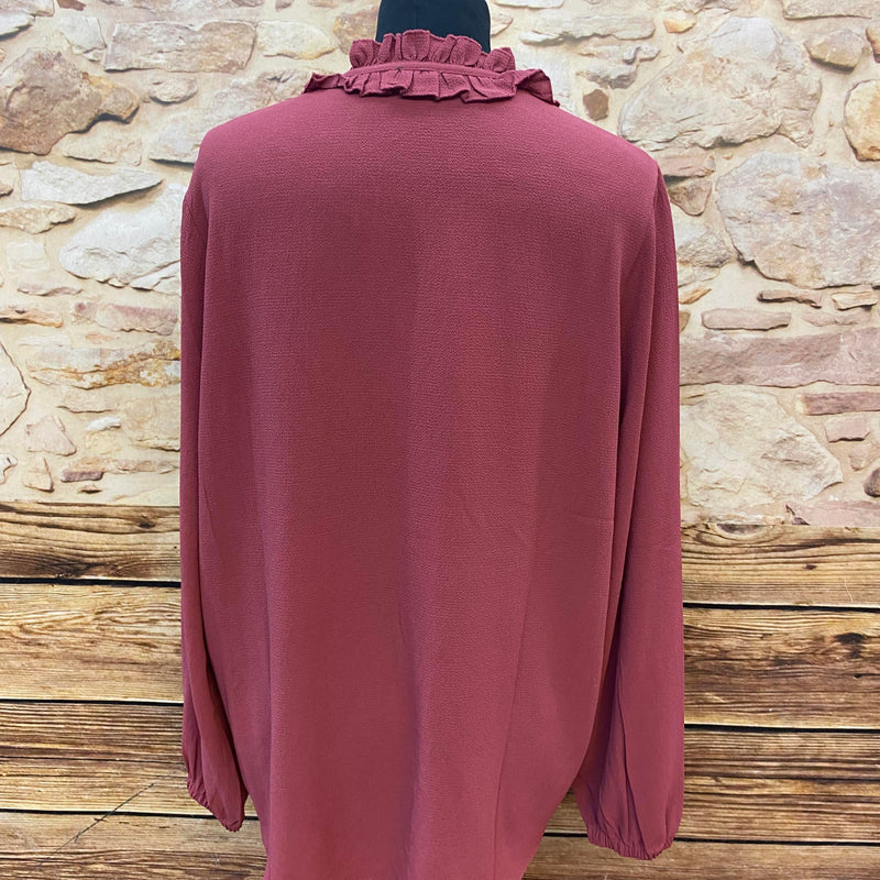 „Elegante Vintage Damenbluse in Bordeaux mit langen Ärmeln Rückansicht“