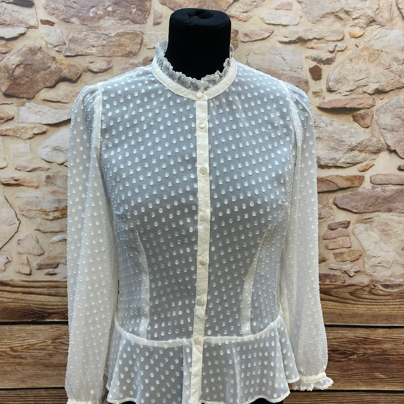 „Vintage Damenbluse creme mit Rüschenkragen und Tupfenstruktur“