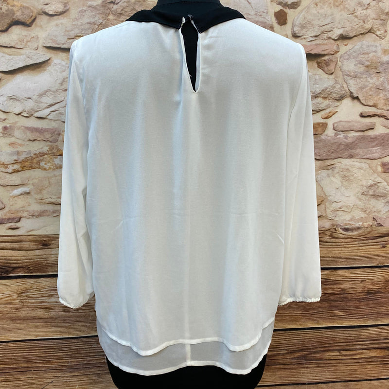 Vintage Bluse Damen creme mit schwarzem Kragen – Größe S Retro Look, Ansicht 3