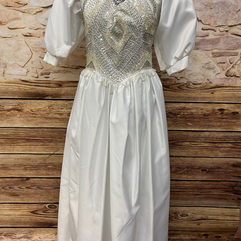 Vintage Brautkleid in Elfenbein, Größe 42, mit Pailletten- und Perlen-Bustier, Puffärmeln, Illusionspasse und Satinschleife von Mary’s, 1980er, guter Zustand.