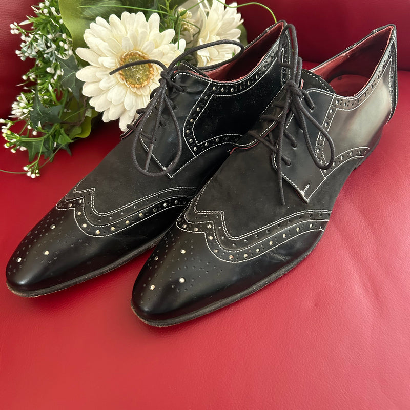 Schwarze Vintage Brogue-Oxfords aus Leder mit kontrastierenden Nähten