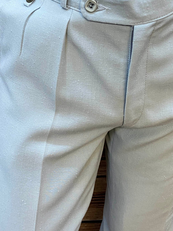 „Detail Bundfaltenhose Herren Vintage hellgrau klassischer Schnitt“