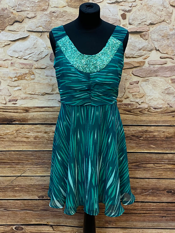 „Vintage Cocktailkleid türkis mit Pailletten Ausschnitt Größe 40 elegant“