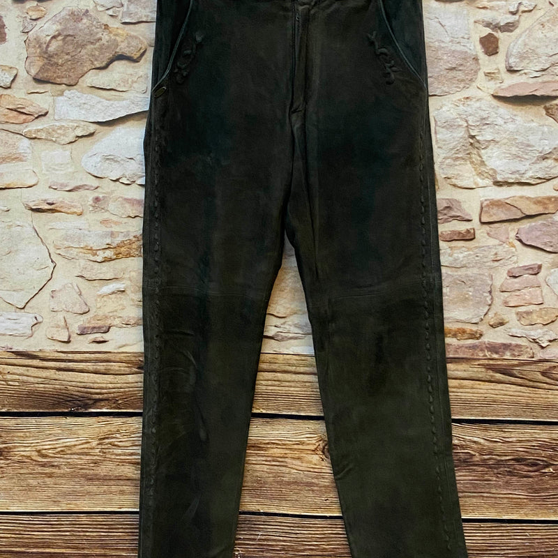 Lange Vintage Country Line Trachtenlederhose für Herren in Dunkelgrün aus Ziegenleder, Vorderansicht