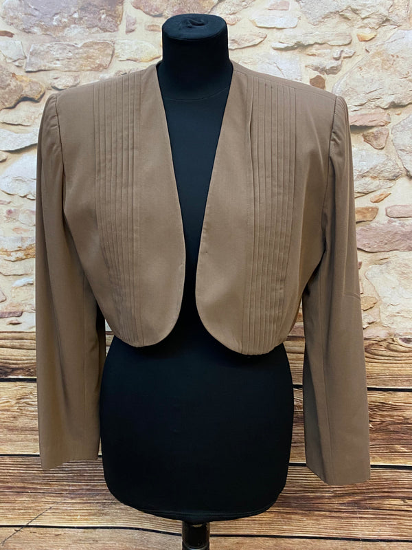 „Vintage Damen Blazer hellbraun kurz geschnitten mit Schulterpolstern Frontansicht“