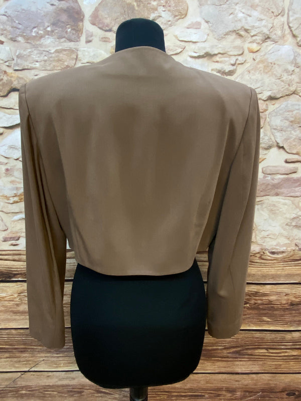 „Rückansicht Vintage Damenjacke hellbraun mit tailliertem Schnitt“