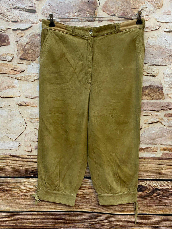 Vintage Damen-Kniebundlederhose Gr. 42 in Oliv – Vorderansicht