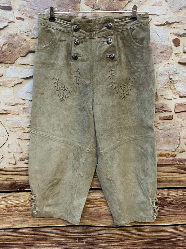 Vintage Damen Kniebundlederhose Landhaus Größe 44 aus beige-grauem Schweinsveloursleder mit Edelweiß-Knöpfen und Stickerei
