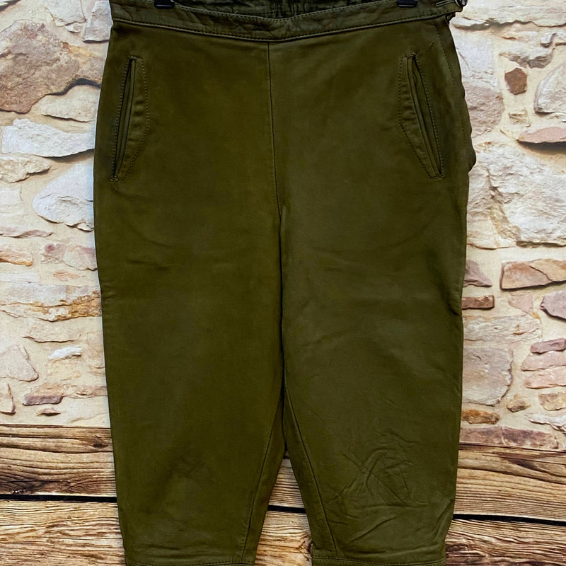 Vintage Damen Kniebundlederhose olivgrün ca. Größe 44 mit seitlichem Reißverschluss und verstellbaren Beinabschlüssen