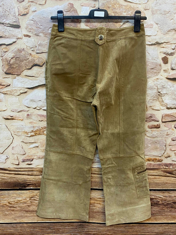 „Gefütterte Damen Lederhose Vintage Gr. 40 mit geradem Schnitt und Trachtendetails“