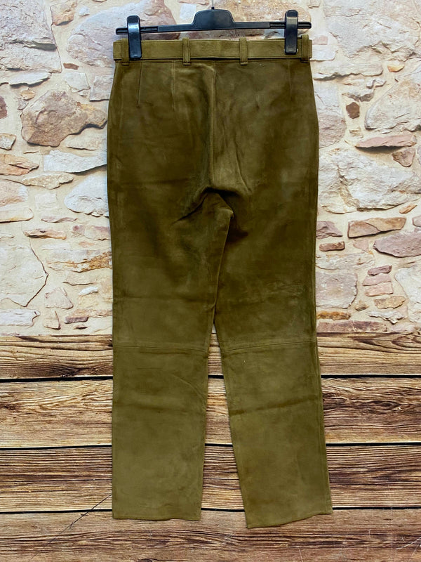 „Vintage Trachtenhose Damen aus Echtleder in Khaki Braun mit geradem Bein und Futter“