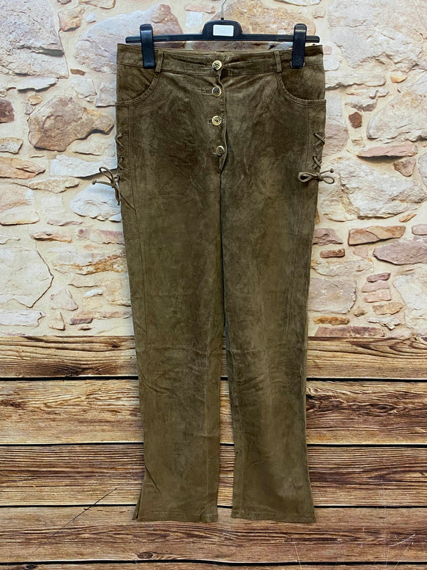 „Damen Trachtenlederhose lang in Olivbraun aus Veloursleder, Vorderansicht“