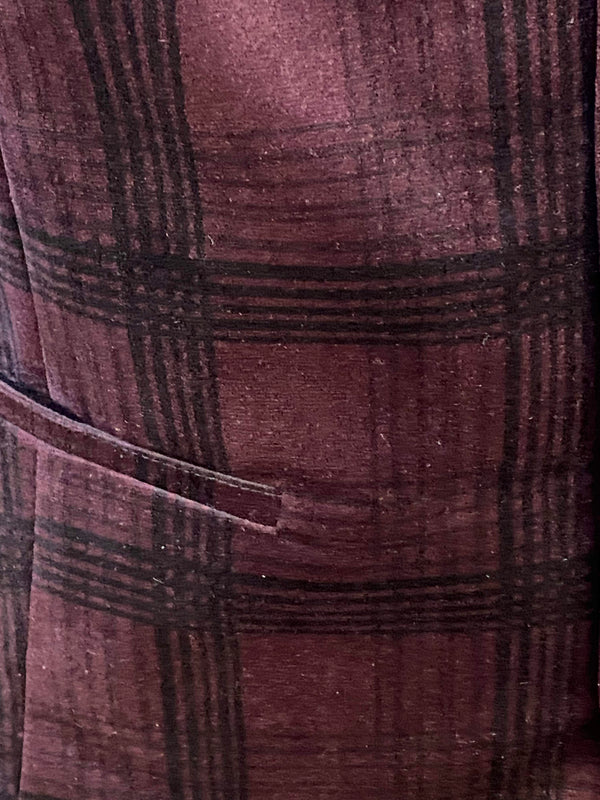 „Detail Karomuster bordeaux Vintage Damen Weste samtige Oberfläche“