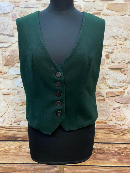 „Vintage Damen Weste in Dunkelgrün von Perry Landhaus mit Knopfleiste und tailliertem Schnitt“