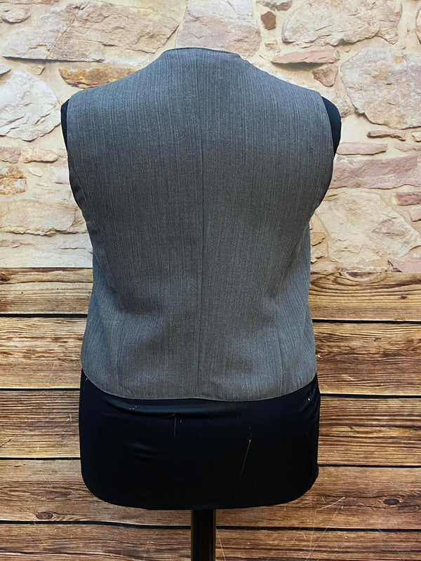 „Rückansicht Vintage Damenweste grau klassische Passform 20er Look“