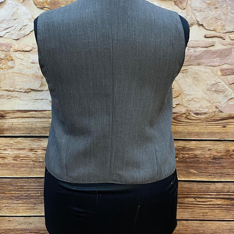 „Rückansicht Vintage Damenweste grau klassische Passform 20er Look“