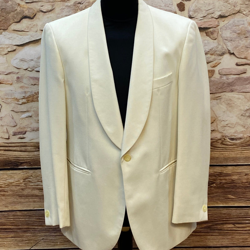 „vintage dinnerjacke cremeweiß mit schalkragen frontansicht“