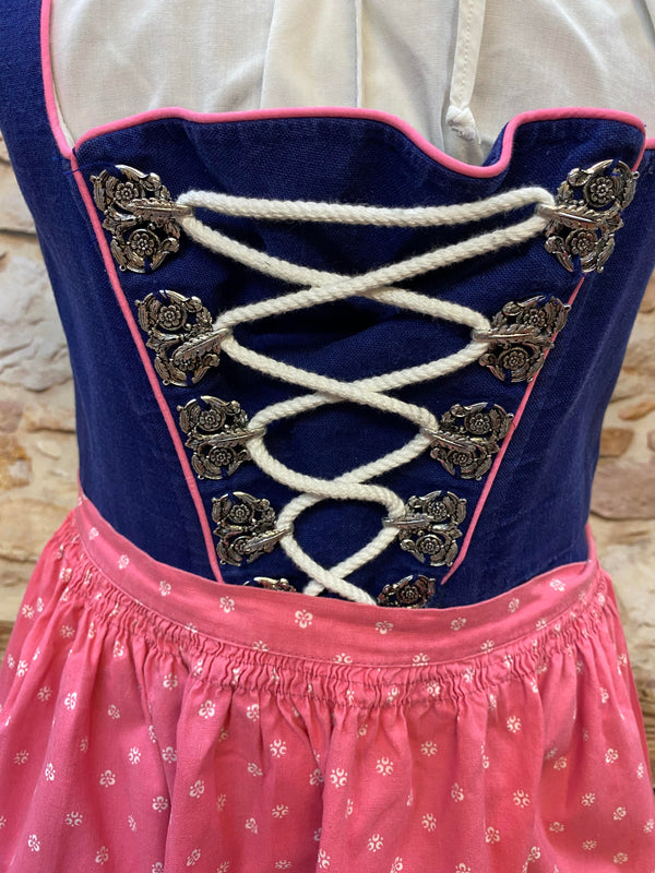 Vintage Salzburger Dirndl Gr. 36 - Blau mit Schnürung, Bluse & rosa Schürze, Ansicht 3
