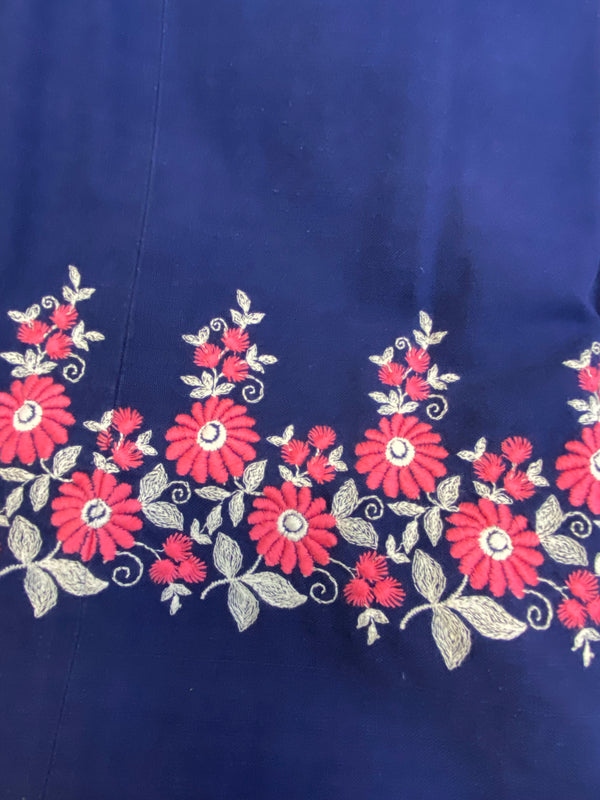 Vintage Austria Dirndl Gr. 38 – Blau mit Blumenstickerei, Bluse & rosa Schürze