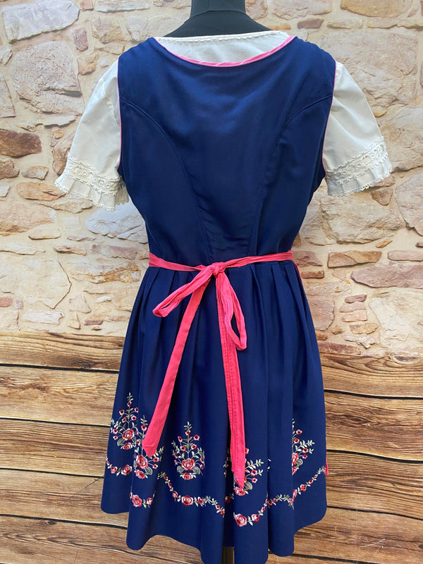 Vintage Dirndl Gr. 42 Dunkelblau mit Blumenstickerei, Bluse & Spitzenschürze