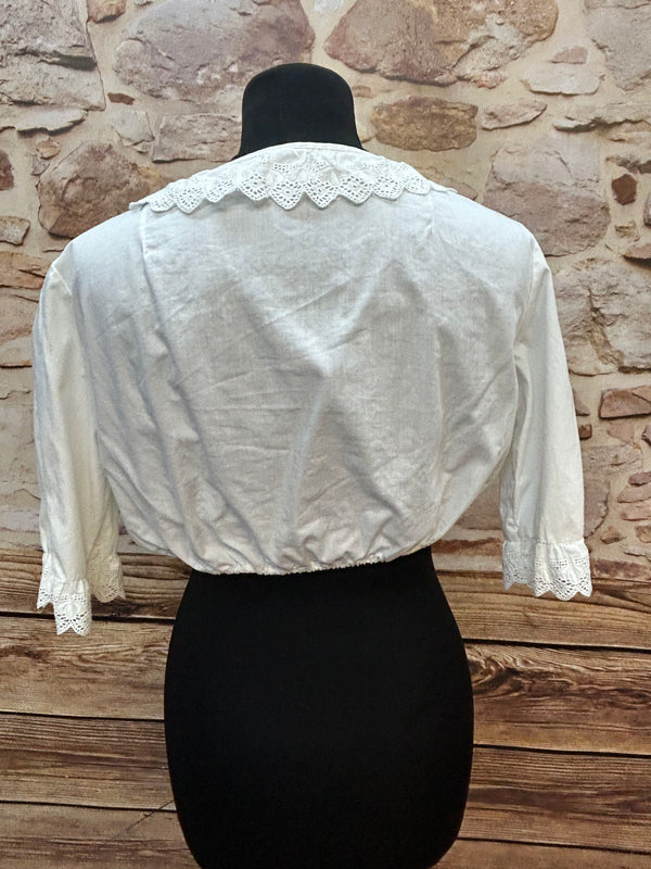 „Dirndlbluse weiß 3/4 Ärmel mit Spitze Vintage Trachtenmode Damen“