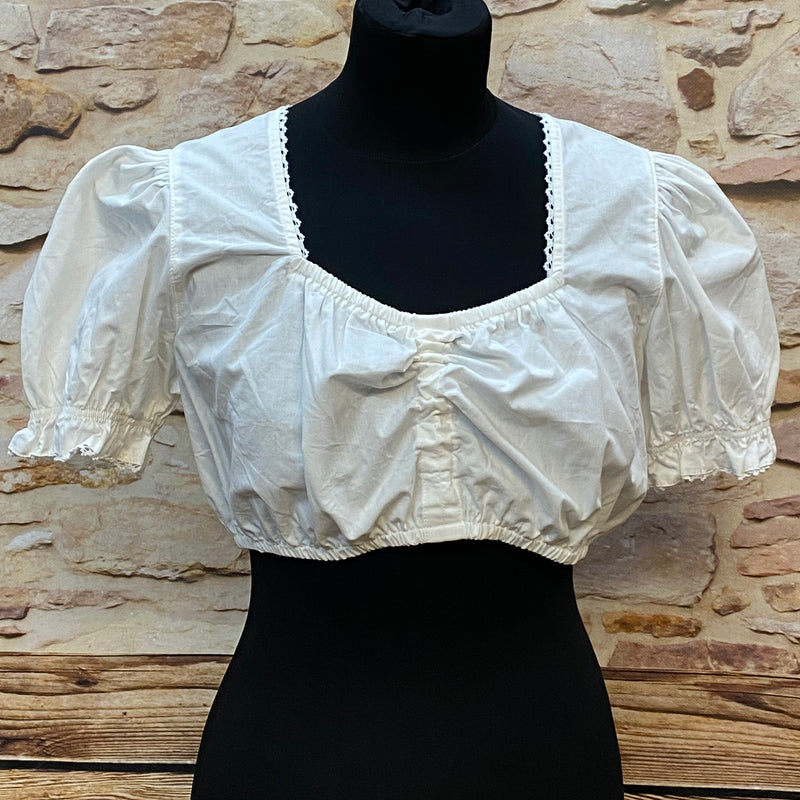 „Weiße Vintage Dirndlbluse 1990er mit Quadrat-Ausschnitt, Raffung und Lochspitzen-Ärmeln, Größe 40“