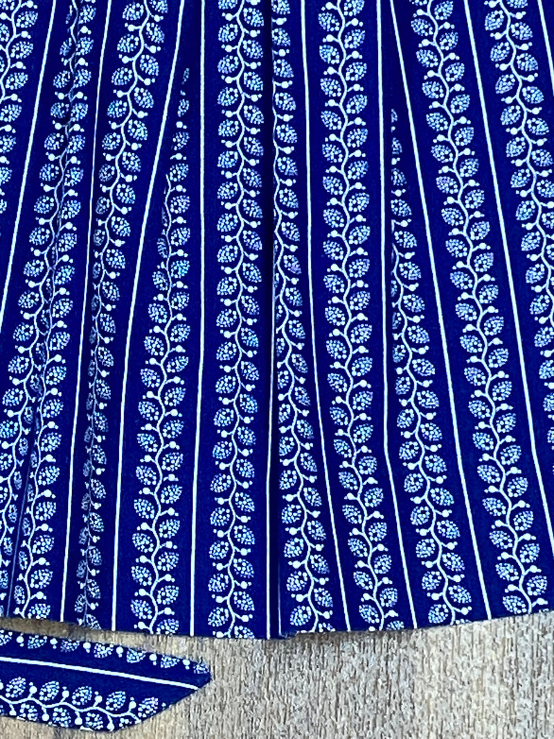 Dirndl-Schürze Damen – Blau mit weißem Rankenmuster, 40 cm, Baumwoll-Mischgewebe, vintage