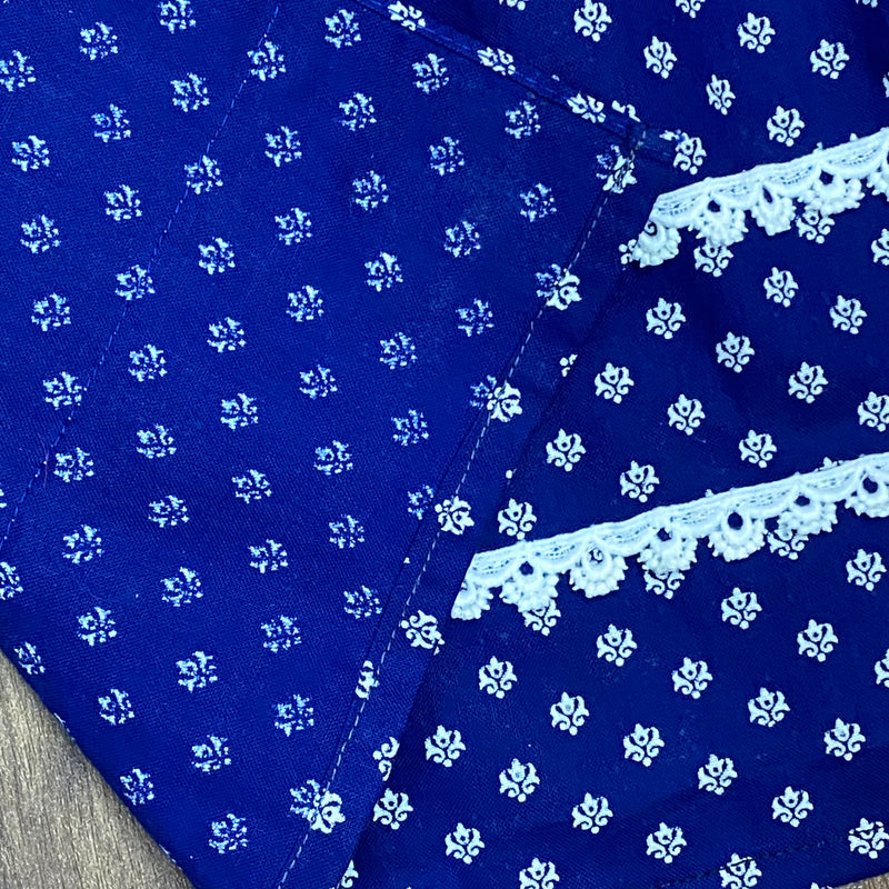 Dirndl-Schürze Damen – Blau mit weißen Blüten & Borten, 57 cm, Baumwolle, vintage