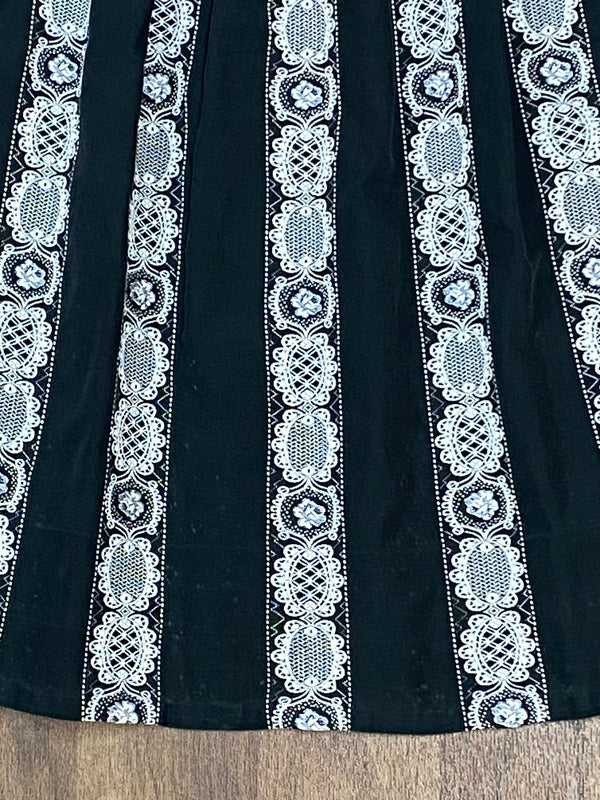 Dirndl-Schürze Damen – Schwarz mit weißen Ranken, 63 cm, Baumwoll-Mischgewebe, vintage