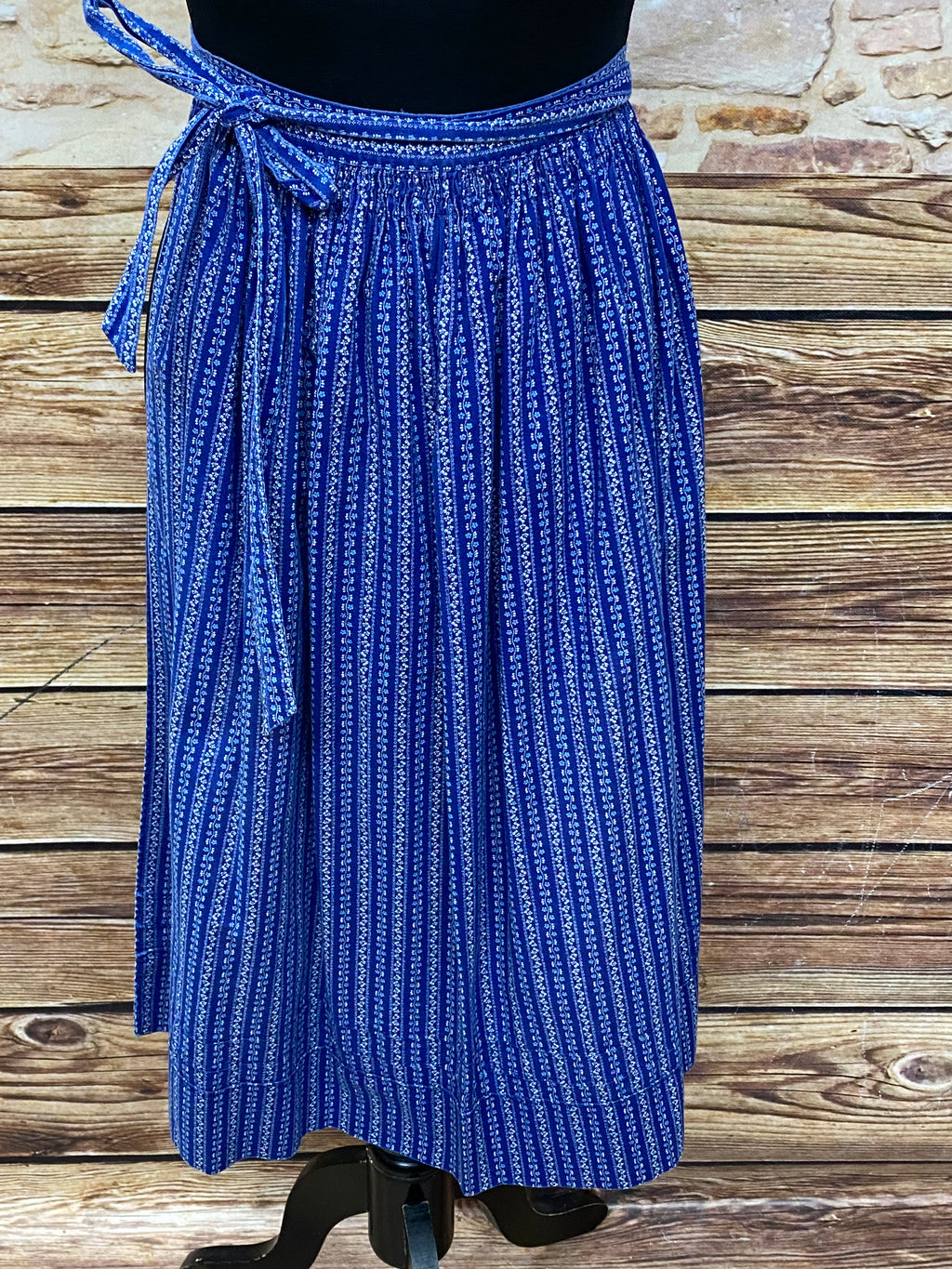 Dirndlschürze Vintage für Trachtenkleid Länge 71 cm, Farbe blau, Hellblau und weiß