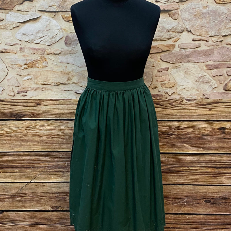 „Dunkelgrüne Vintage-Dirndlschürze mit Muschelsaum, Bundweite 36 cm.“