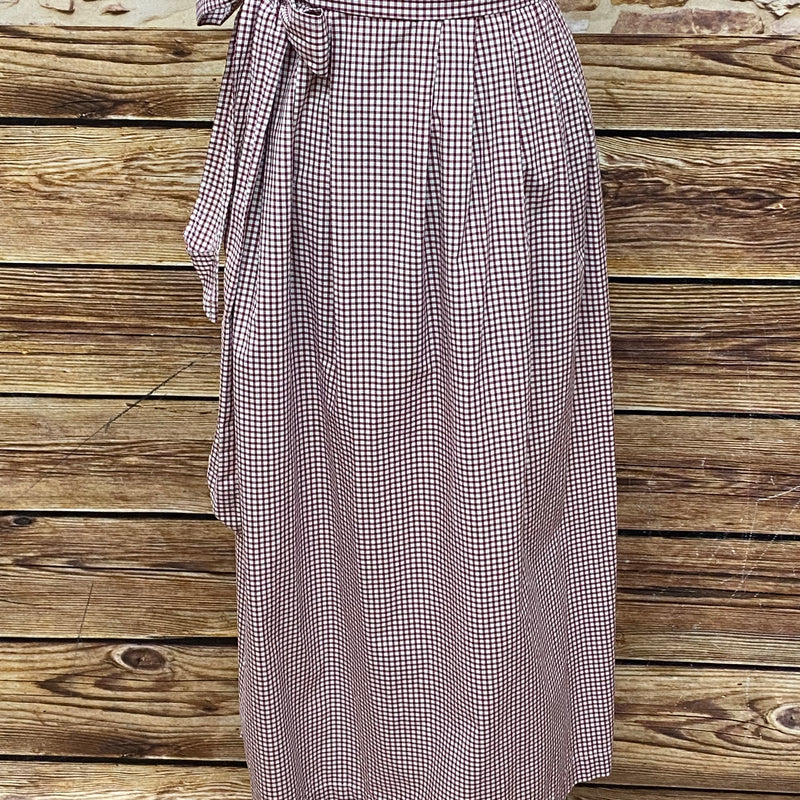 Vintage Dirndlschürze in Weinrot und Weiß kariert, 89 cm lang, Baumwolle, Schleifenband, Damenmodell von Jobb Line.