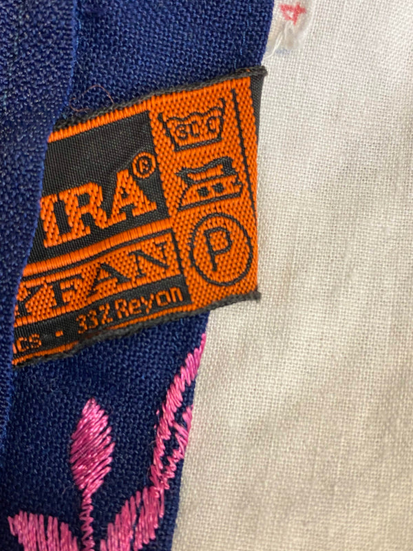 Vintage Dirndl Gr. 40 Blau mit pinker Stickerei, Bluse & Schürze