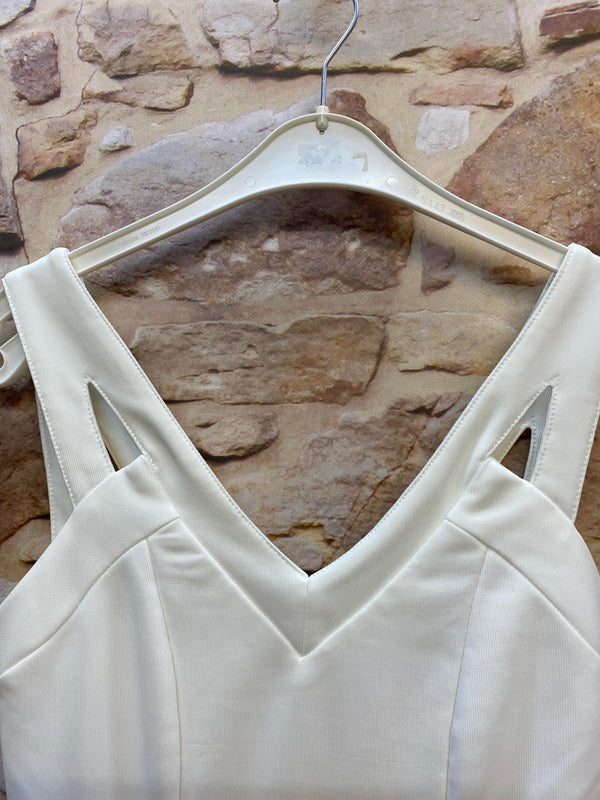 „Elegantes Damenkleid creme mit Peplum Detail Vintage Stil“